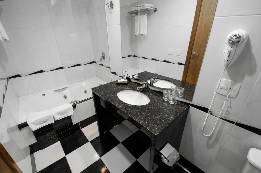 Jacques Georges Tower Hotell Pelotas Eksteriør bilde